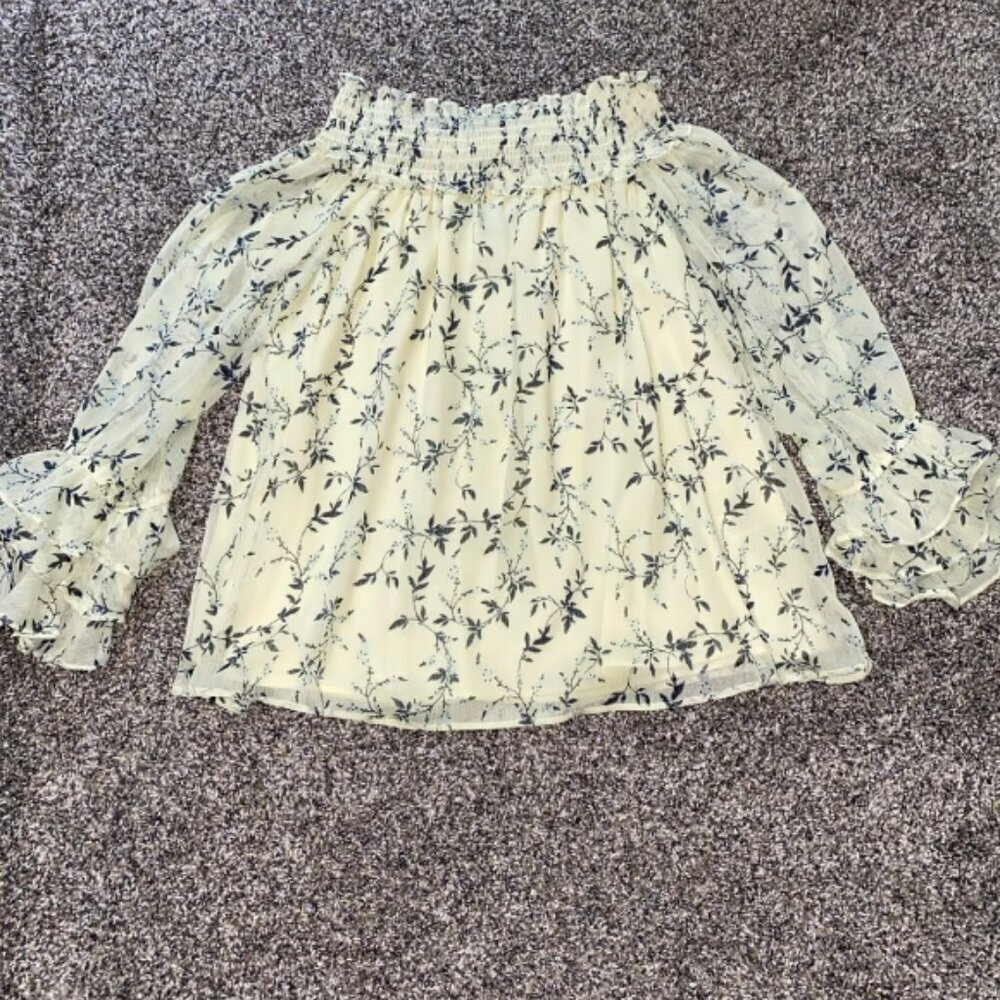 Cece Ruffle Off Shoulder Top - Picture 2 of 8